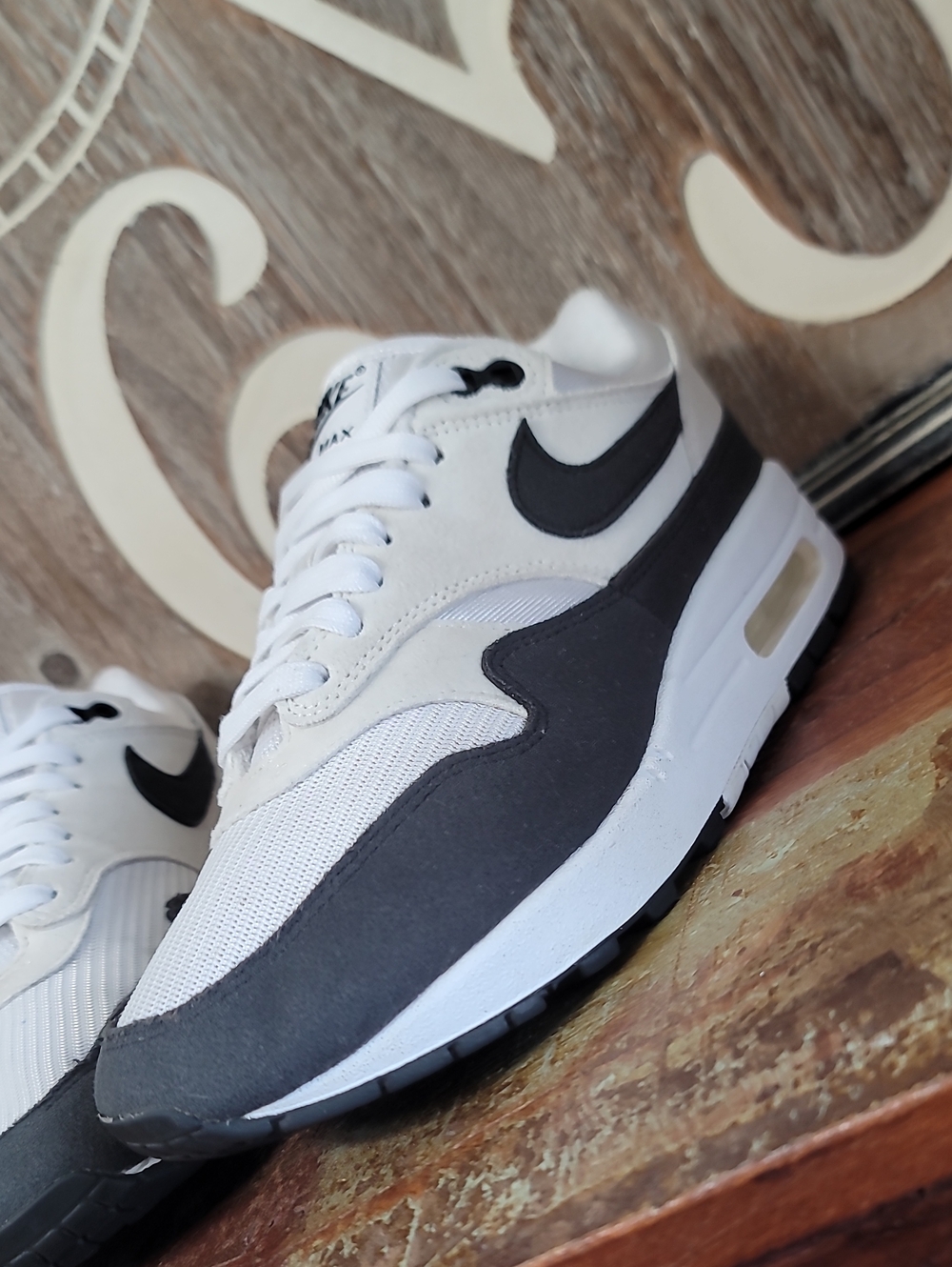 Nike Wmns Air Max 1 "White/Black" Wmns 8.5, Good Condition. Fast Shipping - Picture 6 of 14